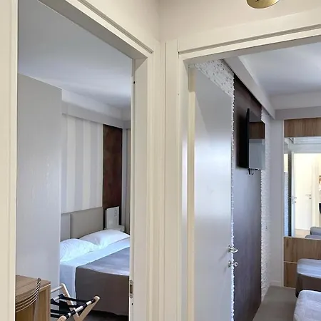 La Residenza Di Opera Arte Vendégház Numana